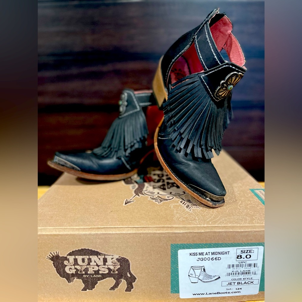 JUNK GYPSY BY LANE WOMEN'S KISS ME AT MIDNIGHT WESTERN FASHION MULE BOOTIES